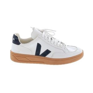 Like New 💋 Veja V-12 Leather Sneakers
